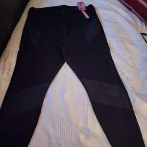 East Adeline Black Skinny Pant Size 20 NWT